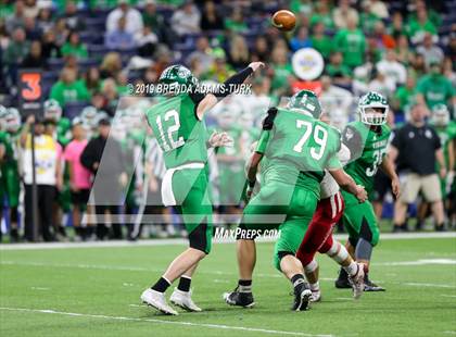 Thumbnail 1 in New Palestine vs. Valparaiso (IHSAA 5A State Final) photogallery.