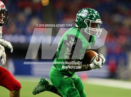 Thumbnail 3 in New Palestine vs. Valparaiso (IHSAA 5A State Final) photogallery.