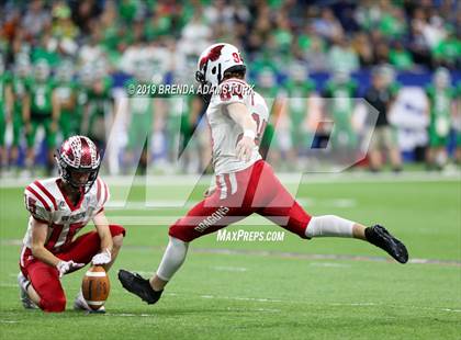 Thumbnail 1 in New Palestine vs. Valparaiso (IHSAA 5A State Final) photogallery.