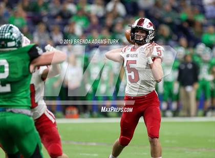 Thumbnail 3 in New Palestine vs. Valparaiso (IHSAA 5A State Final) photogallery.