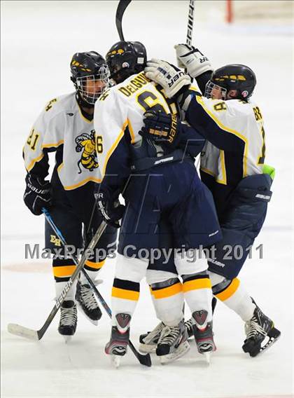 Thumbnail 1 in Conard @ East Haven photogallery.
