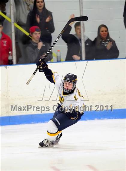 Thumbnail 3 in Conard @ East Haven photogallery.