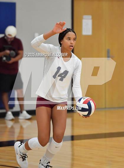 Thumbnail 2 in Tompkins vs. Tomball Memorial (KISD/CFISD Tournament) photogallery.