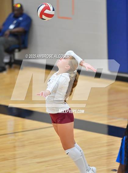 Thumbnail 2 in Tompkins vs. Tomball Memorial (KISD/CFISD Tournament) photogallery.