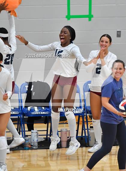 Thumbnail 2 in Tompkins vs. Tomball Memorial (KISD/CFISD Tournament) photogallery.
