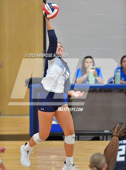 Thumbnail 2 in Tompkins vs. Tomball Memorial (KISD/CFISD Tournament) photogallery.