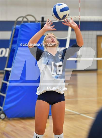Thumbnail 2 in Tompkins vs. Tomball Memorial (KISD/CFISD Tournament) photogallery.