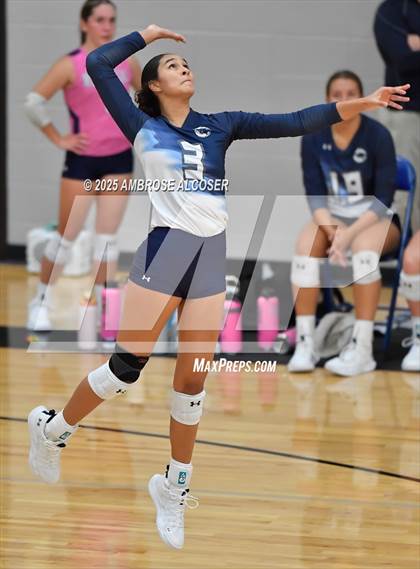Thumbnail 2 in Tompkins vs. Tomball Memorial (KISD/CFISD Tournament) photogallery.