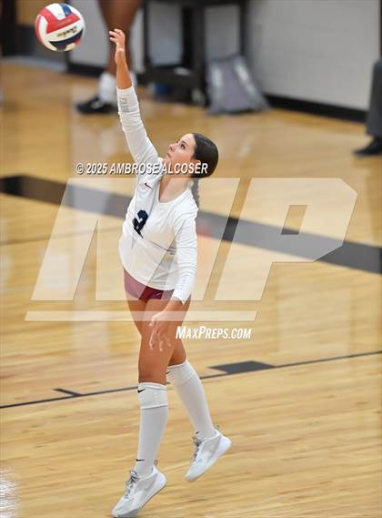 Thumbnail 2 in Tompkins vs. Tomball Memorial (KISD/CFISD Tournament) photogallery.