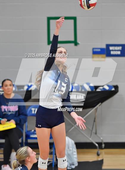 Thumbnail 3 in Tompkins vs. Tomball Memorial (KISD/CFISD Tournament) photogallery.