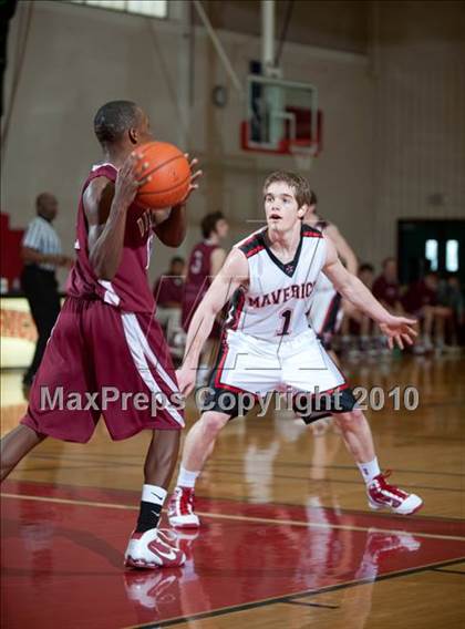 Thumbnail 3 in Holland Hall vs. St. John's photogallery.