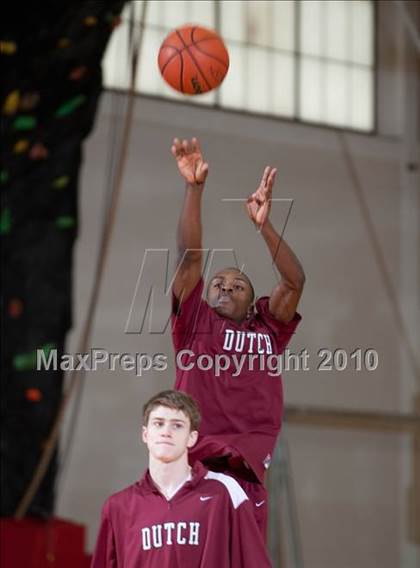 Thumbnail 3 in Holland Hall vs. St. John's photogallery.