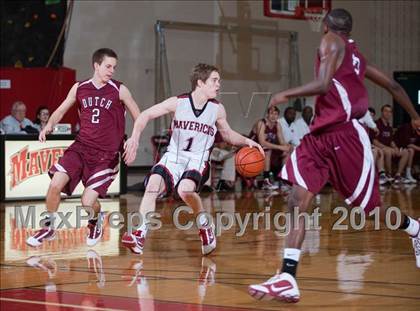 Thumbnail 3 in Holland Hall vs. St. John's photogallery.