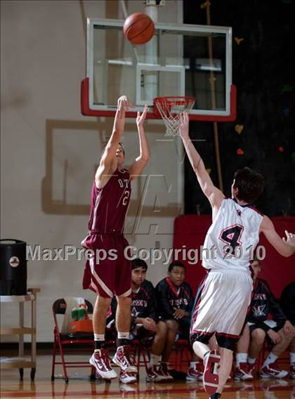 Thumbnail 1 in Holland Hall vs. St. John's photogallery.