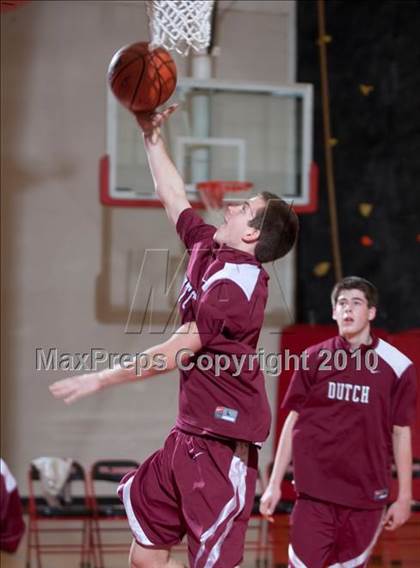 Thumbnail 2 in Holland Hall vs. St. John's photogallery.
