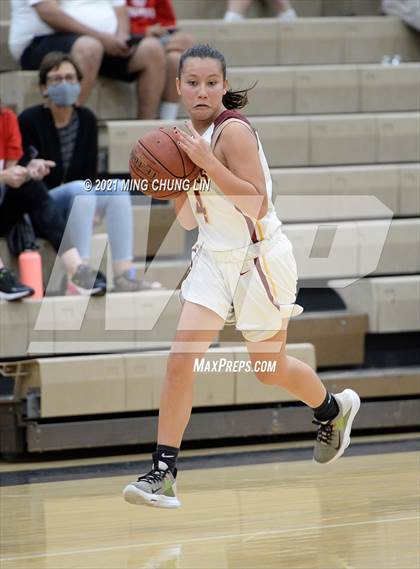 Thumbnail 1 in Esperanza vs. Mater Dei (Tom Riach Tournament) photogallery.