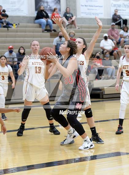 Thumbnail 1 in Esperanza vs. Mater Dei (Tom Riach Tournament) photogallery.