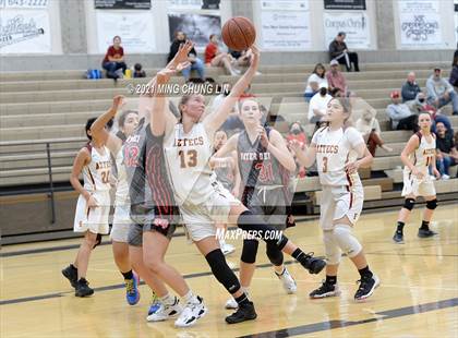 Thumbnail 3 in Esperanza vs. Mater Dei (Tom Riach Tournament) photogallery.
