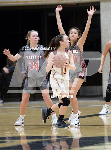 Thumbnail 3 in Esperanza vs. Mater Dei (Tom Riach Tournament) photogallery.