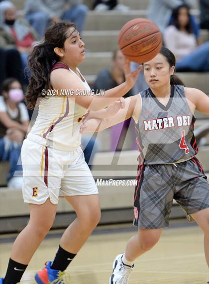 Thumbnail 2 in Esperanza vs. Mater Dei (Tom Riach Tournament) photogallery.