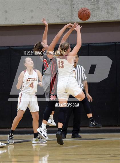 Thumbnail 2 in Esperanza vs. Mater Dei (Tom Riach Tournament) photogallery.