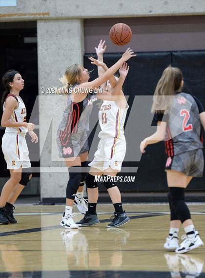 Thumbnail 2 in Esperanza vs. Mater Dei (Tom Riach Tournament) photogallery.