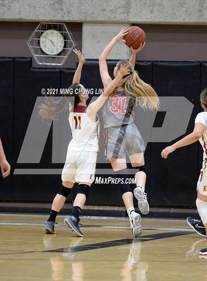Thumbnail 2 in Esperanza vs. Mater Dei (Tom Riach Tournament) photogallery.