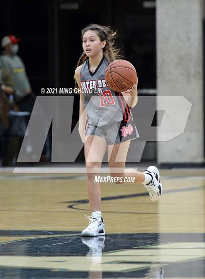 Thumbnail 1 in Esperanza vs. Mater Dei (Tom Riach Tournament) photogallery.