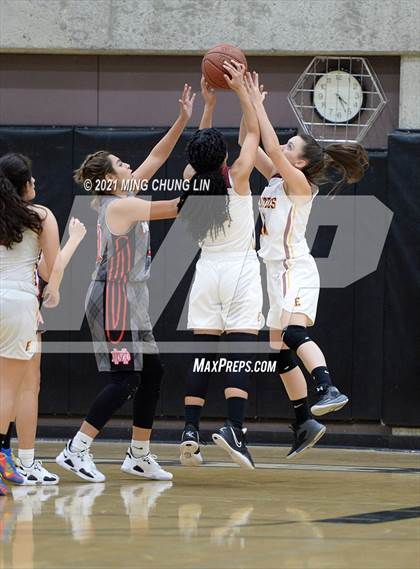Thumbnail 1 in Esperanza vs. Mater Dei (Tom Riach Tournament) photogallery.