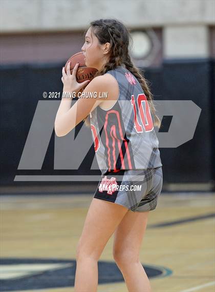 Thumbnail 3 in Esperanza vs. Mater Dei (Tom Riach Tournament) photogallery.