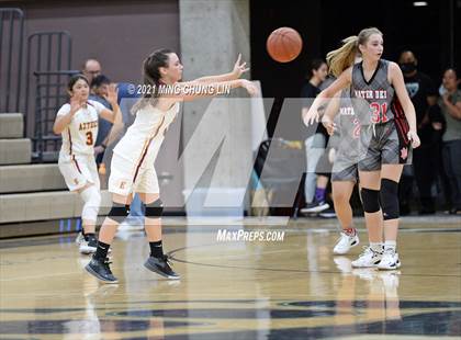 Thumbnail 2 in Esperanza vs. Mater Dei (Tom Riach Tournament) photogallery.
