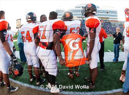 Thumbnail 2 in Mitchell vs. Wallace-Rose Hill (NCHSAA 1AA Final) photogallery.