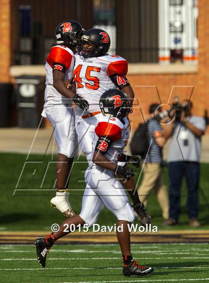 Thumbnail 2 in Mitchell vs. Wallace-Rose Hill (NCHSAA 1AA Final) photogallery.