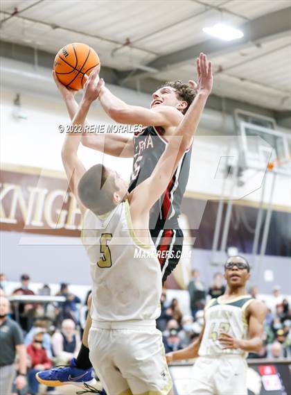 Thumbnail 2 in JSerra Catholic vs St. Francis (CIF SS Round 3 D1 Playoff) photogallery.