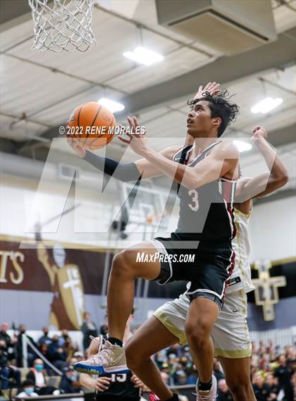 Thumbnail 2 in JSerra Catholic vs St. Francis (CIF SS Round 3 D1 Playoff) photogallery.