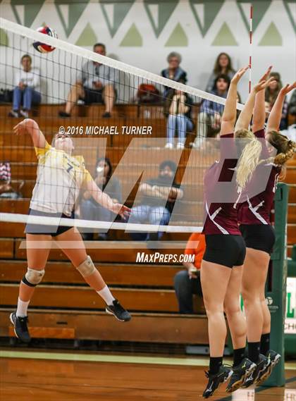 Thumbnail 1 in Sutter vs. West Valley (CIF NS Final) photogallery.
