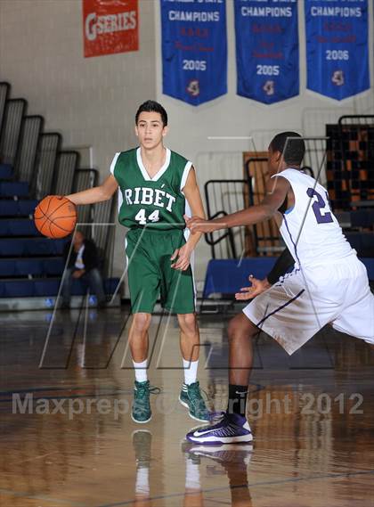 Thumbnail 2 in Ribet Academy vs St. Anthony's (Tarkanian Classic) photogallery.