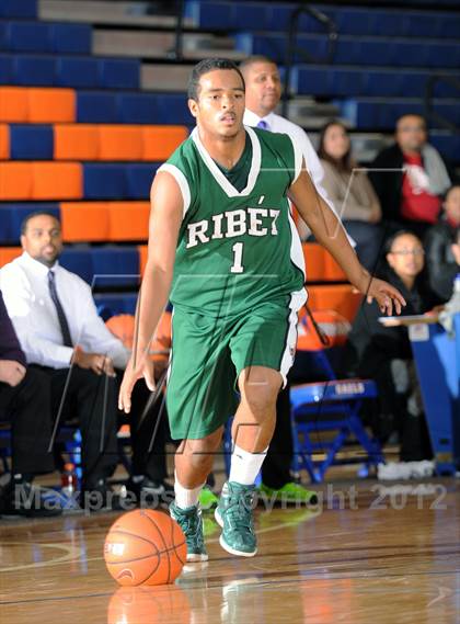 Thumbnail 1 in Ribet Academy vs St. Anthony's (Tarkanian Classic) photogallery.