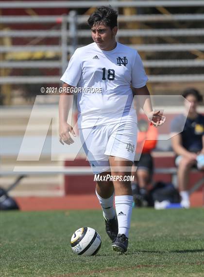 Thumbnail 2 in Notre Dame (SO) @ Bishop Alemany photogallery.