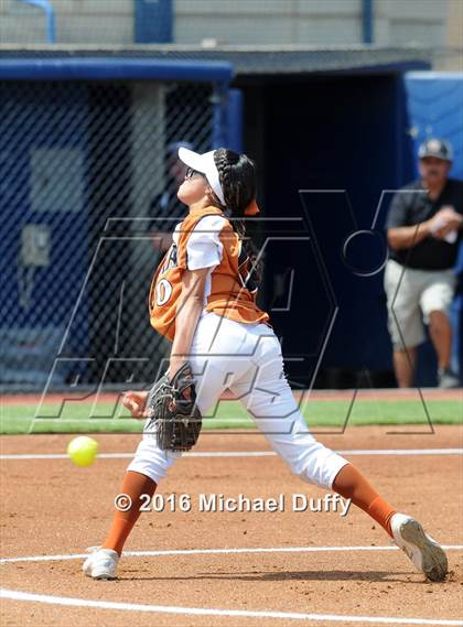 Thumbnail 1 in Selma vs. Mission Oak (CIF Central Section Division IV Final) photogallery.