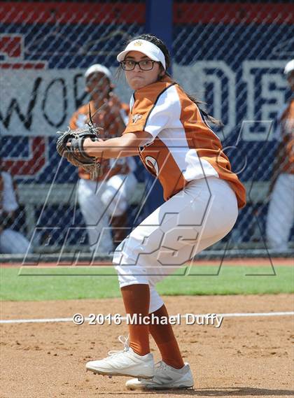 Thumbnail 3 in Selma vs. Mission Oak (CIF Central Section Division IV Final) photogallery.