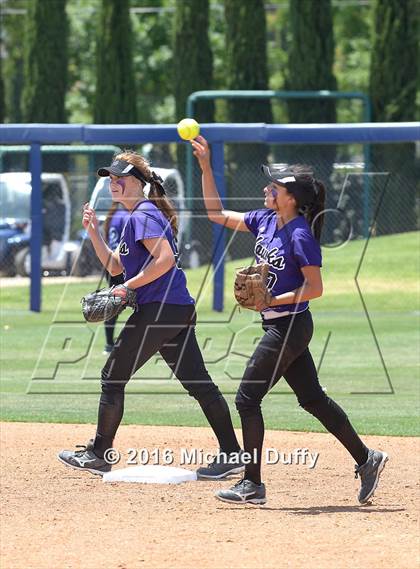 Thumbnail 2 in Selma vs. Mission Oak (CIF Central Section Division IV Final) photogallery.