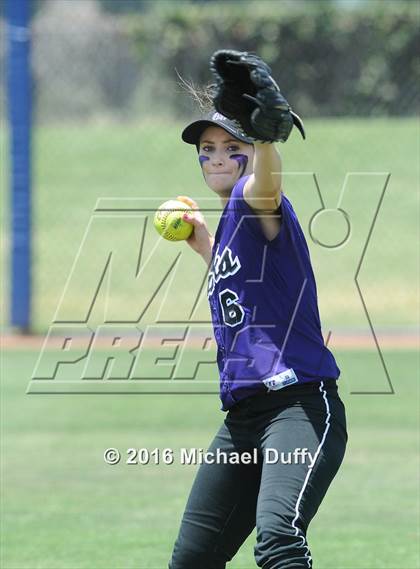 Thumbnail 2 in Selma vs. Mission Oak (CIF Central Section Division IV Final) photogallery.