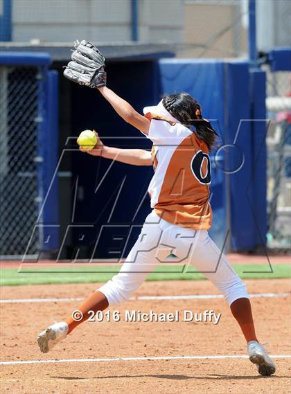 Thumbnail 2 in Selma vs. Mission Oak (CIF Central Section Division IV Final) photogallery.