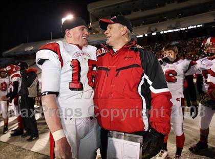 Thumbnail 2 in Tarboro vs. Newton-Conover (NCHSAA 2-A Football Final) photogallery.