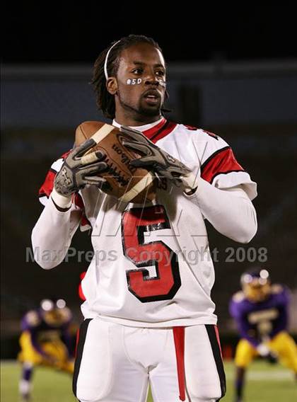 Thumbnail 2 in Tarboro vs. Newton-Conover (NCHSAA 2-A Football Final) photogallery.