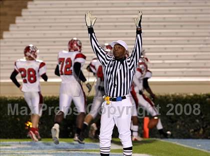Thumbnail 1 in Tarboro vs. Newton-Conover (NCHSAA 2-A Football Final) photogallery.