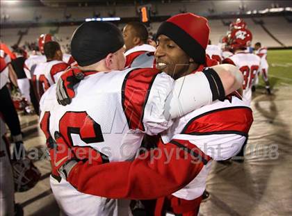 Thumbnail 2 in Tarboro vs. Newton-Conover (NCHSAA 2-A Football Final) photogallery.