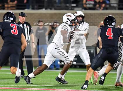 Thumbnail 2 in Norman @ Union (OSSAA 6A-1 Round 1) photogallery.