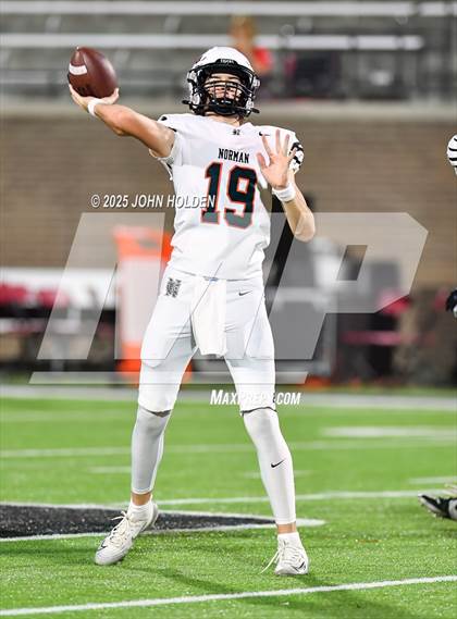 Thumbnail 2 in Norman @ Union (OSSAA 6A-1 Round 1) photogallery.